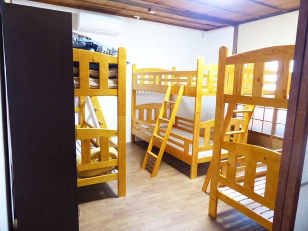 Gomaharu Guesthouse โอซาก้า ภายนอก รูปภาพ