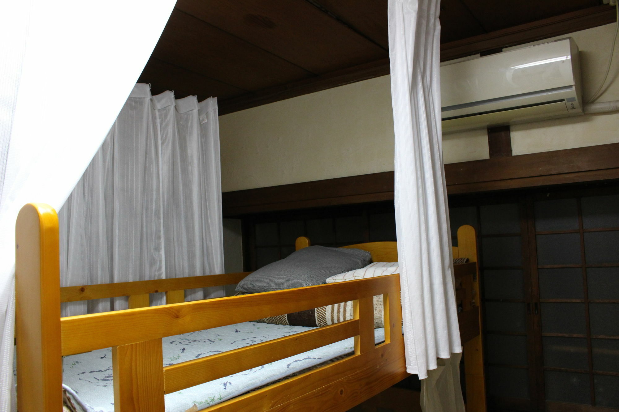 Gomaharu Guesthouse โอซาก้า ภายนอก รูปภาพ